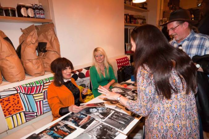 Fenella Fielding Signing At FlatPlanet