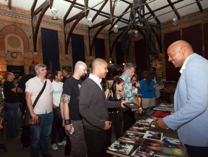 Ken Foree with his fans