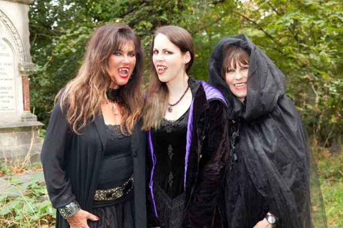 The 3 Vampires waiting for Count Frankula